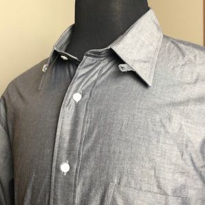 Yves Saint Laurent   16, 32/33 Dress Shirt